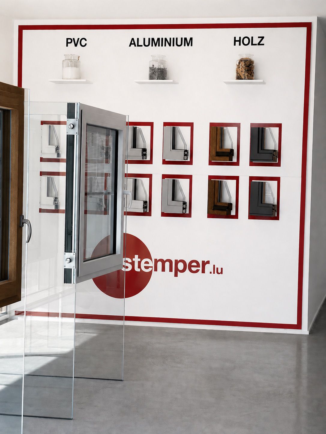 Façade moderne avec grandes fenêtres et porte d'entrée Stemper